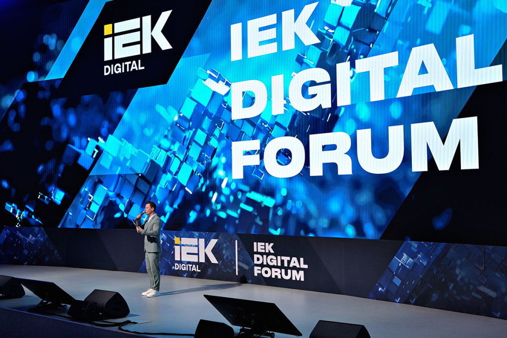 4_IEK_D_25-0007 copy.jpg